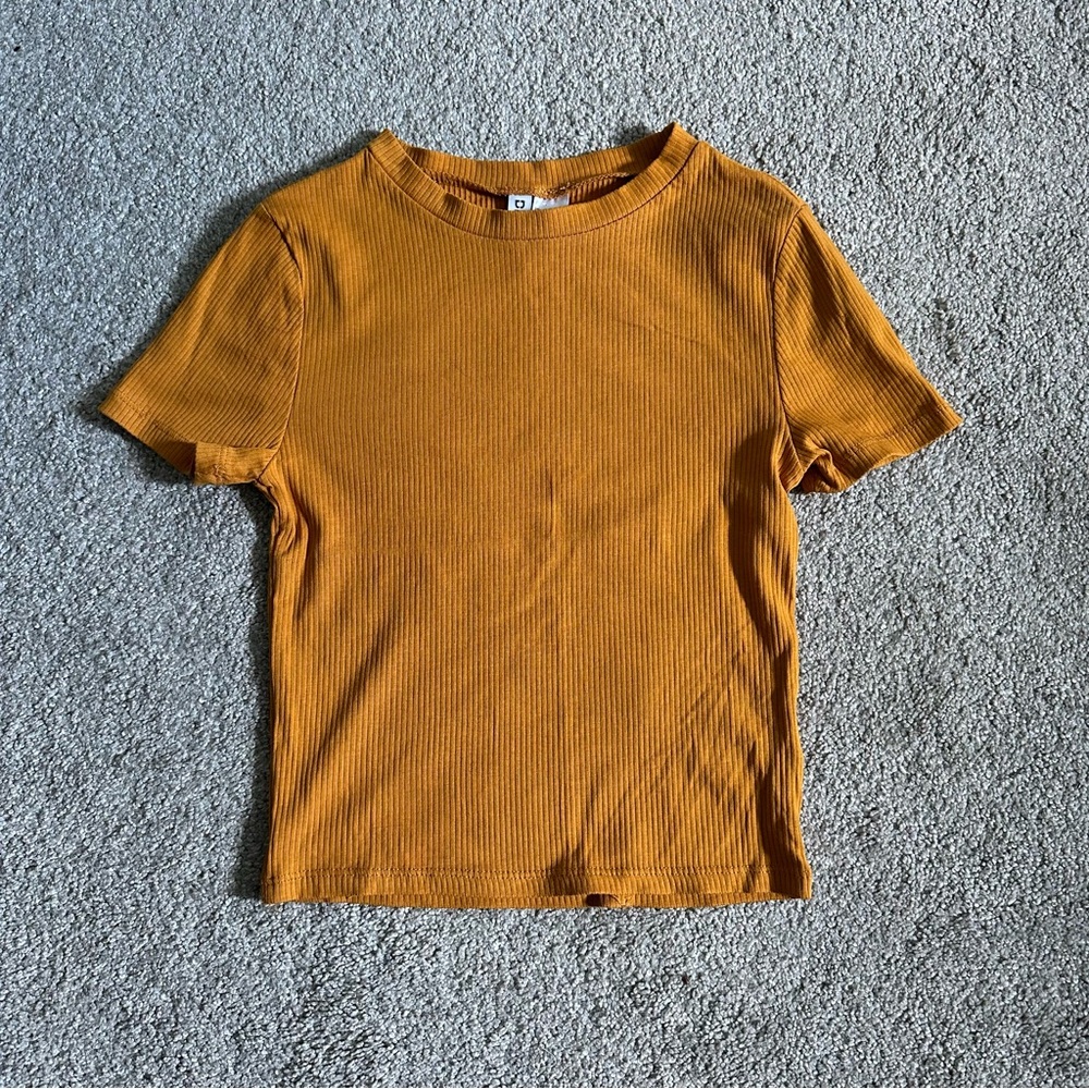 H&M yellow crop top
